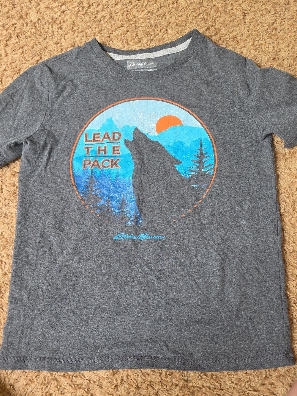 Eddie Bauer Gray Short-Sleeve 'Lead The Pack' Wolf Graphic Tee